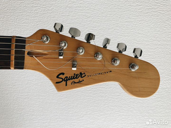 Электрогитара Fender Squier Bullet Strat 2010