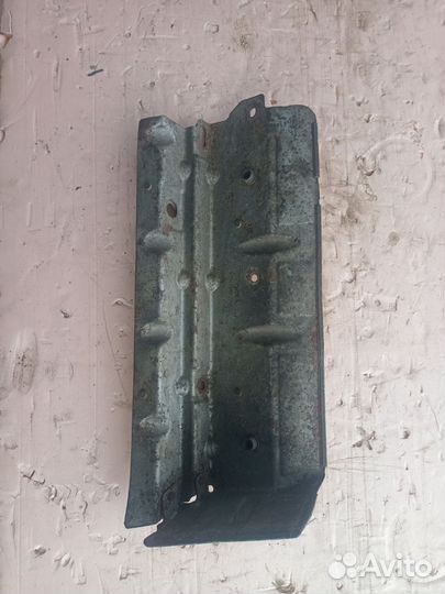 Тепловой экран турбины Volkswagen Passat (B6)