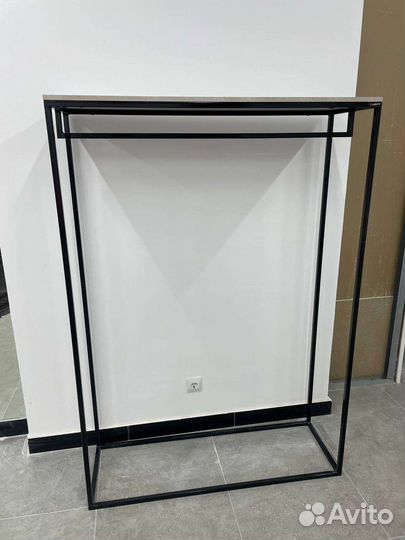 Торговое оборудование для магазина одежда