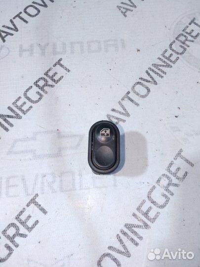 Кнопка стеклоподъемника Лада 2110