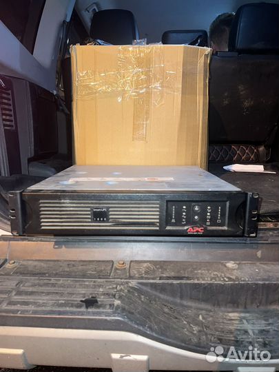 Ибп APC Smart UPS 1000