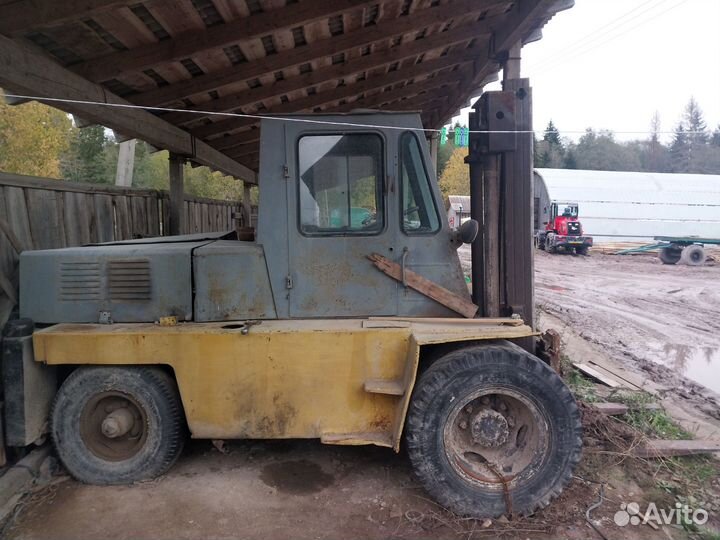 Фронтальный погрузчик