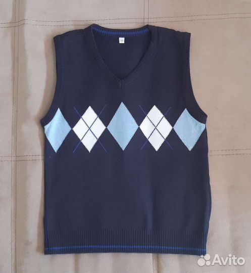 Новый комплект рубашка и жилет C&A, размер 128