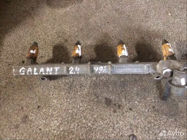 Рампа в сборе на 2,4 литра галант 8