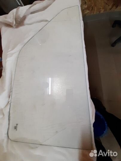 Боковое стекло на ниву