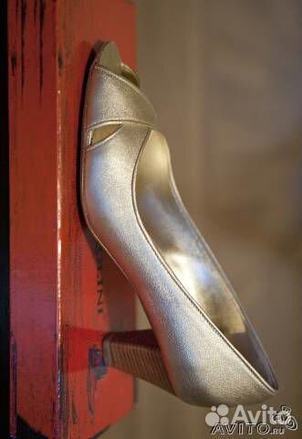 Туфли золотистые кожаные 36.5-37 р Карло Пазолини