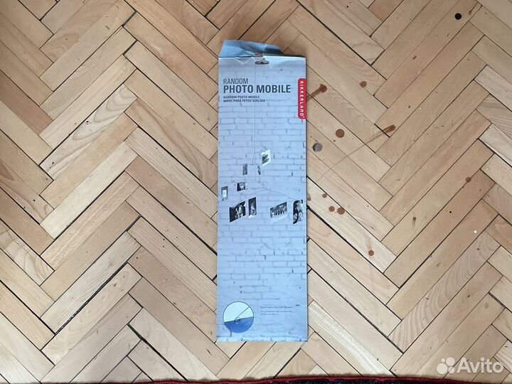 Random photo mobile kikkerland держатель фотографи