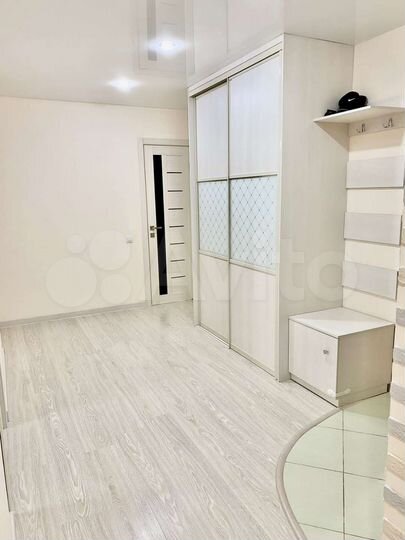2-к. квартира, 60 м², 8/10 эт.
