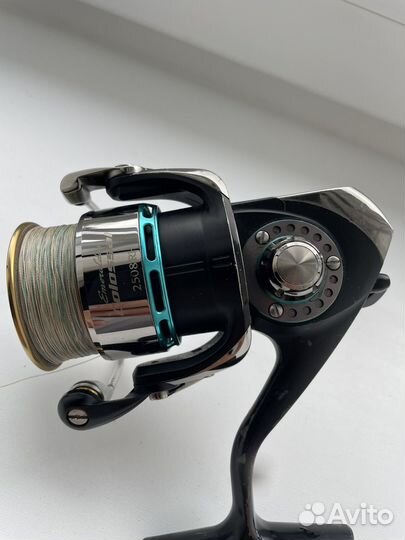 Катушка daiwa Emeraldas Colossal 2508RH