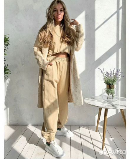 Спортивный костюм женский