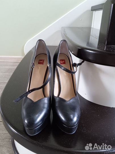 Туфли на шпильке и платформе 39 размера