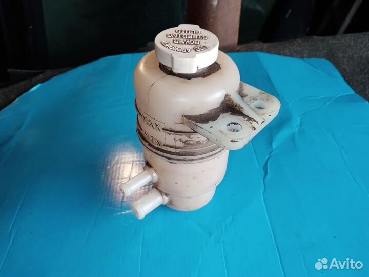 Бачок гура Ланцер 9