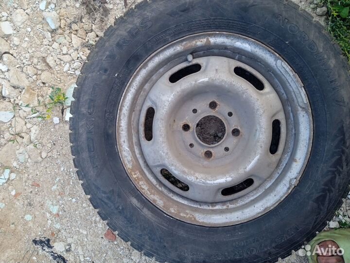 R13 Nokian Tyres eLine 2 175/70, PCD 0x105 DIA 18