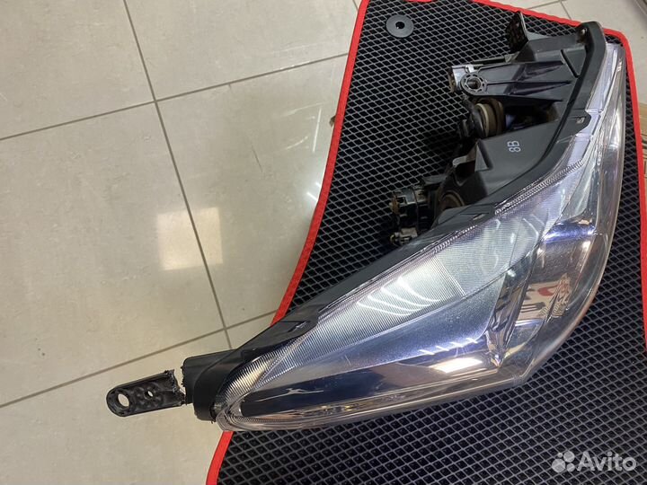 Фара subaru forester sj