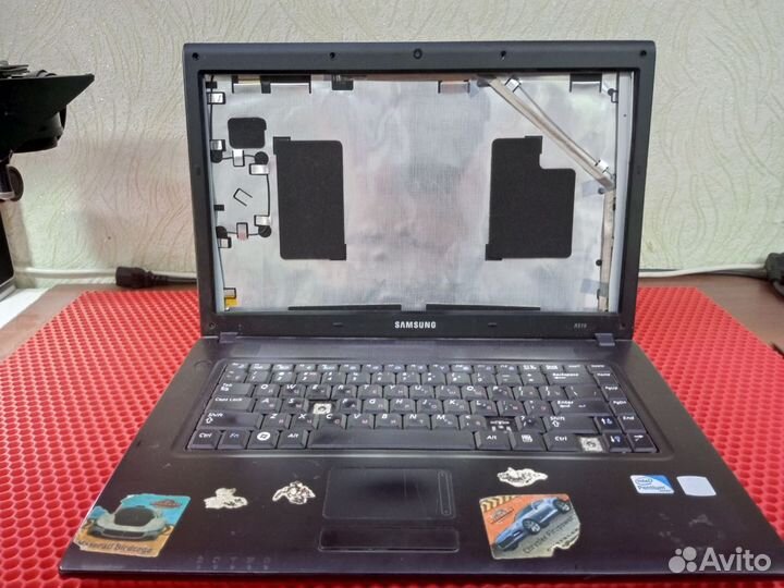 Ноутбук Samsung NP-R519 (разбор)