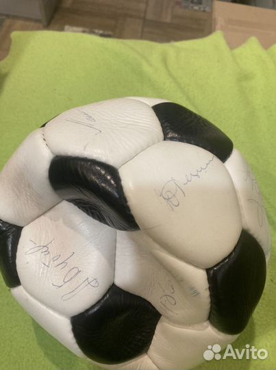 Футбольный мяч с автограффами ф-в Динамо М 78 г