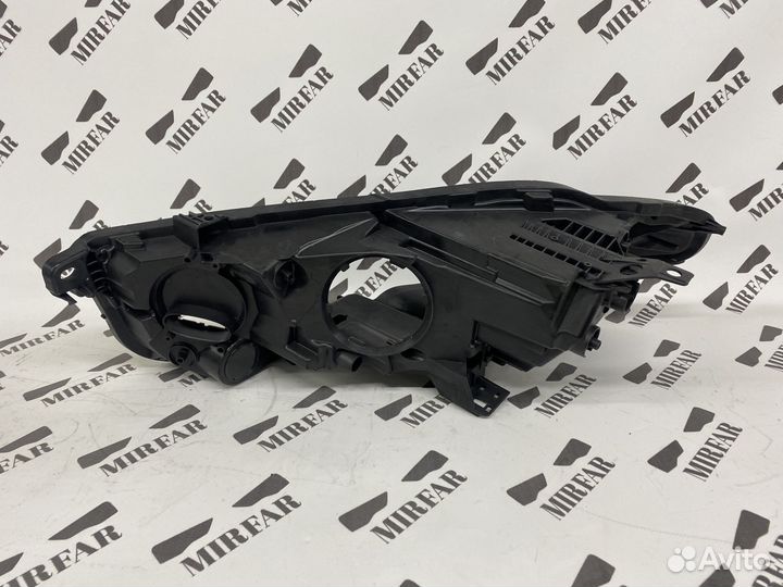 Правый корпус фары Jaguar XE 2015-2019 Xenon