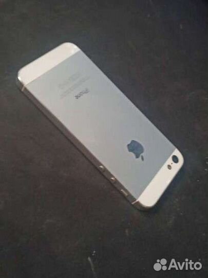 Телефон iPhone 5