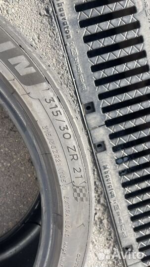 Michelin Pilot Sport 4 S 255/35 R20 и 315/30 R21 105Y