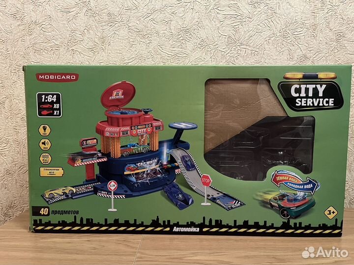 Игрушечная парковка-автомойка