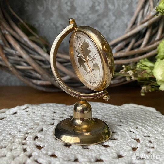 Часы глобус