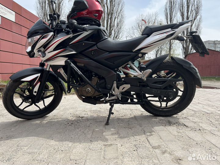 Мотоцикл Bajaj Pulsar 200 NS