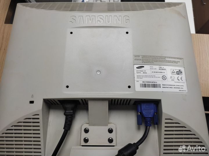 Монитор Samsung SyncMaster 710V