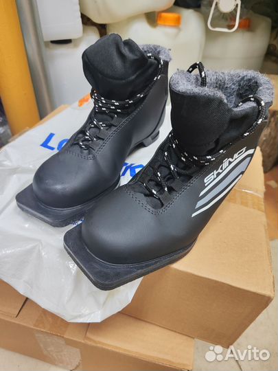 Лыжные ботинки