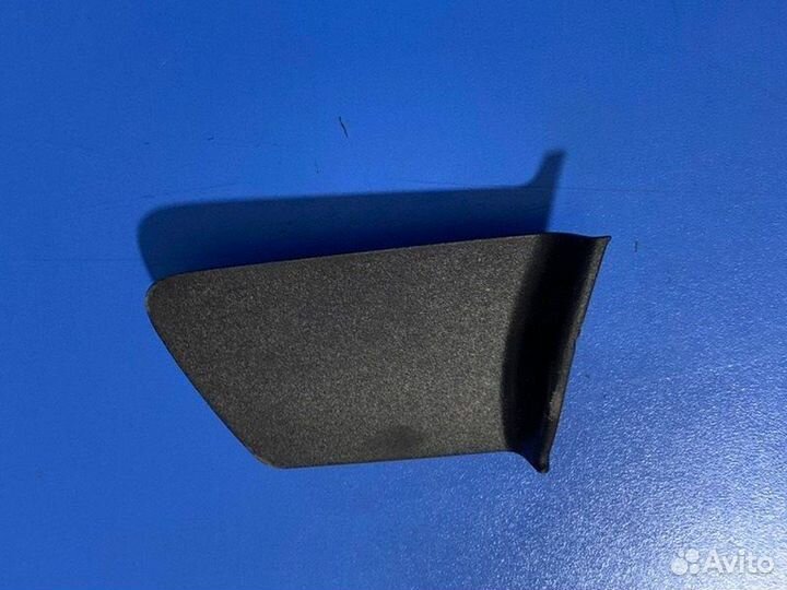 Накладка внутренней ручки двери передняя правая