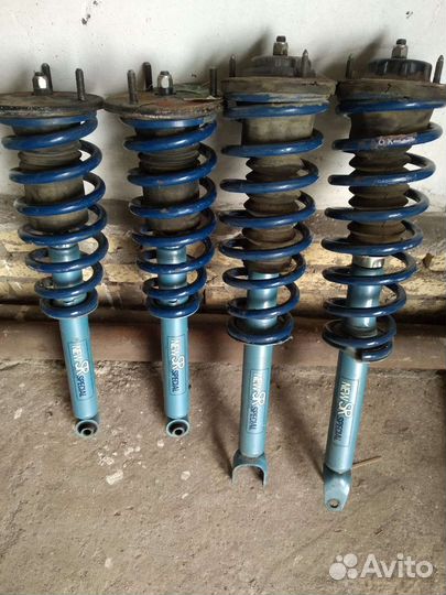 Стойки амортизаторы на Тайоту краун маджестJZS-165