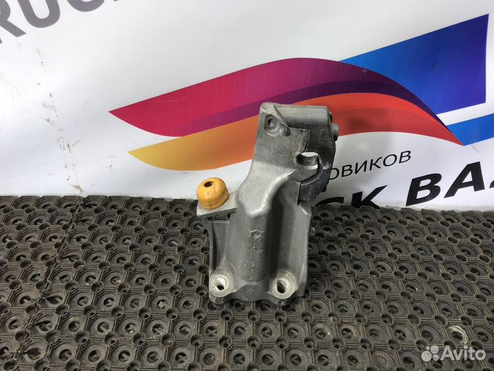 1762855 Кронштейн торсиона кабины левый