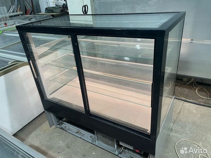 Кондитерская витрина Carboma 130см