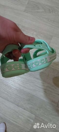 Сандали crocs