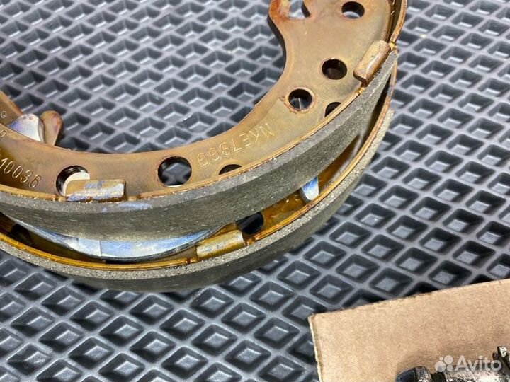 Тормозные колодки заднее Honda Cr-V4 RM R20A