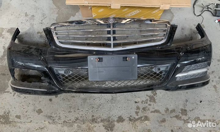 Бампер передний Mercedes benz w204