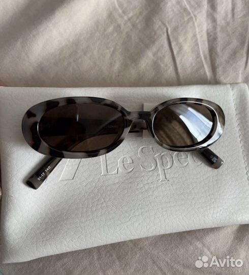 Очки le specs outta love