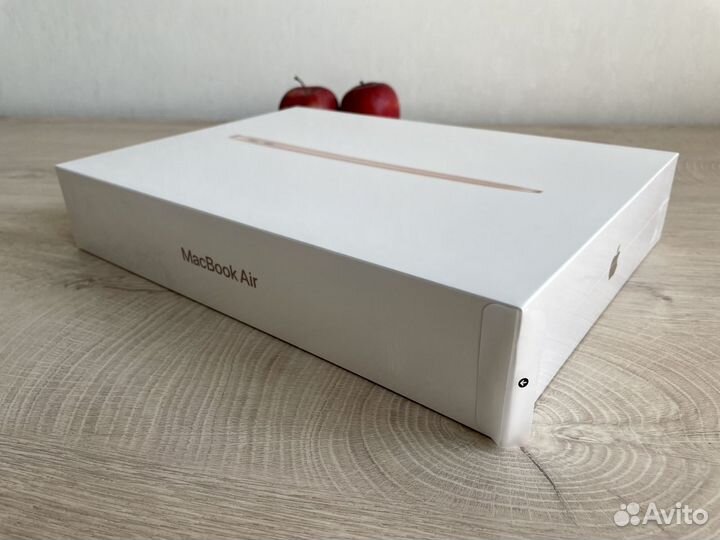 Новый MacBook Air 13'' 2020 M1 8Gb 256Gb Gold RU