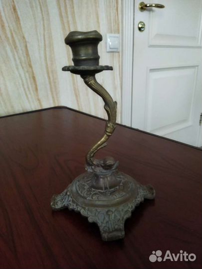 Старинный подсвечник