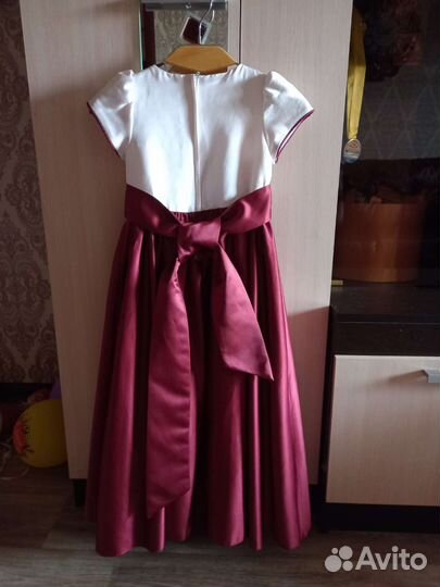 Платье праздничное