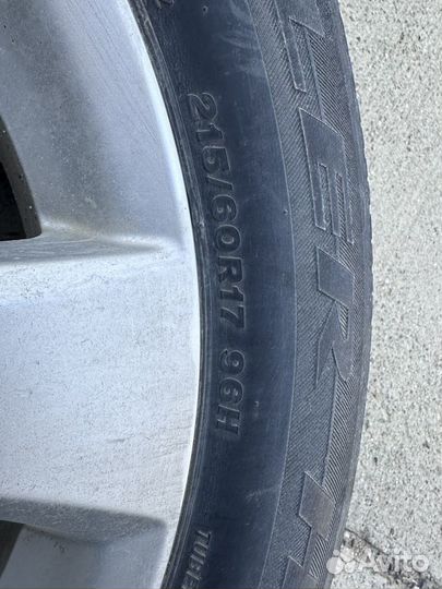 Bridgestone Dueler H/P 215/60 R17