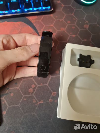 Часы Honor band 5