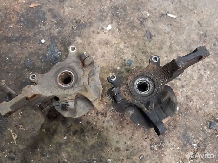 Лачети поворотный кулак