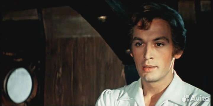 Постер с Василием Лановым как эталоном красоты