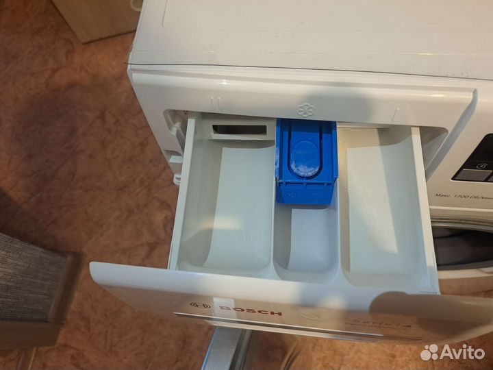 Стиральная машина узкая Bosch Serie4 WLG2416MOE