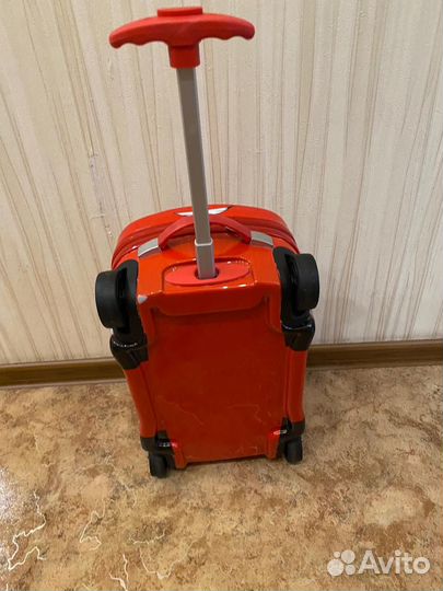 Детский чемодан на колесиках Молния маккуинн