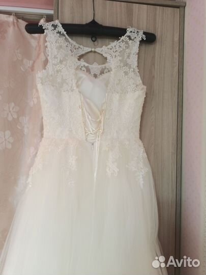 Свадебное платье 44 46 бу