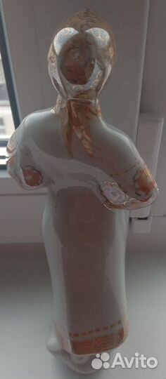 Статуэтка фарфор Рябинушка Сысерть