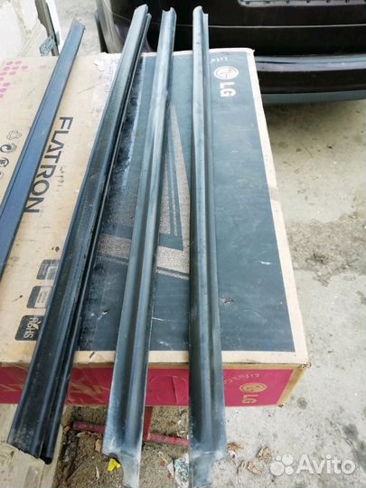 Бархотка бокового стекла Рено Меган1