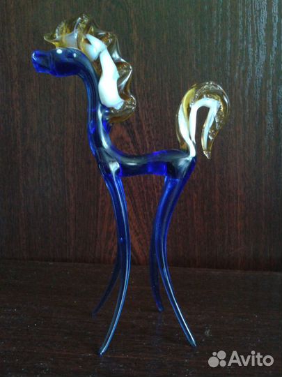 Фигурка лошади из цветного стекла