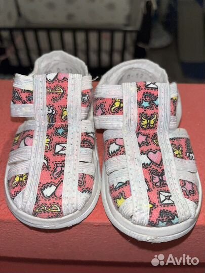 Сандалии для девочки